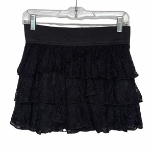 Joe Benbasset Elegant Black Layered Lace Mini Skirt. Monochrome